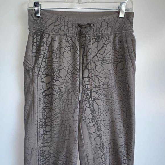 NEW Lululemon Warm Down Jogger Pants ~Thread Dye Rover Black ~Size 4 - Picture 6 of 10